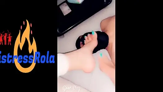 Arap sahibe rola kölenin yüzüne tokat atıyor
