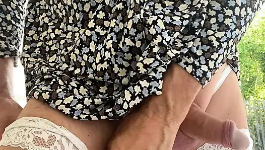 Ön kapı açık güzel riskli çapraz elbise oyunu.