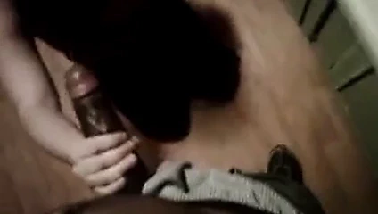 Kaltak yandaki odada kocasıyla sikimi emdi =) güzel