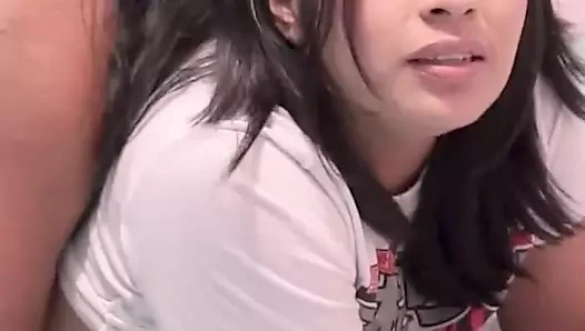 Lezzetli esmer erkek arkadaşıyla sikişiyor Perulu porno