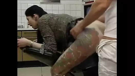 superbe salope percer tatouer baise avec son dentiste