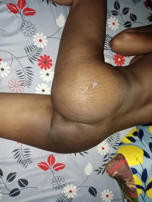 Kocası işe gittiğinde onu sikiyorum