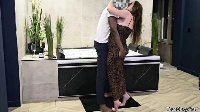 Jacuzzi Suprise for a Hot Voluptuous Brunette - Amber Bloom 4K