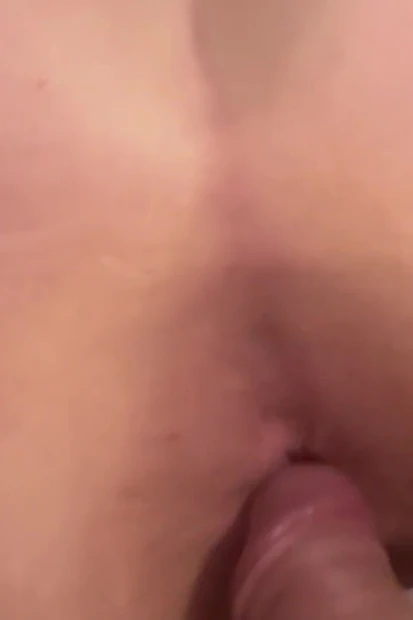 Кдарлинг раздвигает и зияет ее сракой