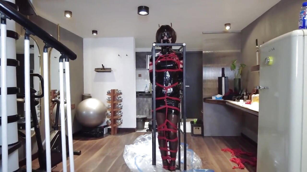 Mz32 - metal bir cihaz içinde bağlı, titreşen bir doruk noktası.