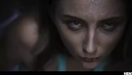 Gerçek hayat hentai - seksi macy çayırları uzaylı canavar tarafından yok edilir