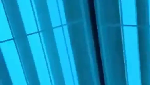 Ana puta no bronzeador