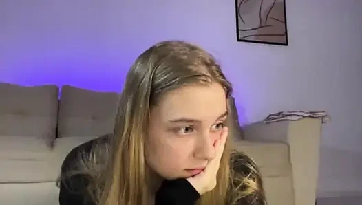 Jucielussie in doggy and natural tits playing