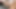 Üvey babamın evin avlusunda küçük üvey kız kardeşimi sikmek için orada olmaması gerçeğinden faydalanıyorum