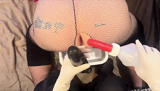 Fileli ibne götü kırılana kadar yumrukla sikiliyor