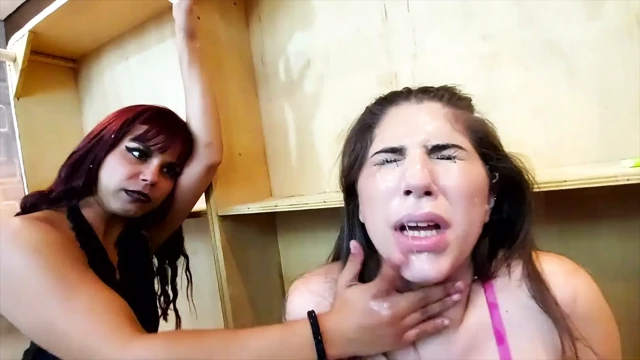 En iyi 4 kızla tükürük yutma grup seks aşırı erotik, tüm tükürük seksi kızlar