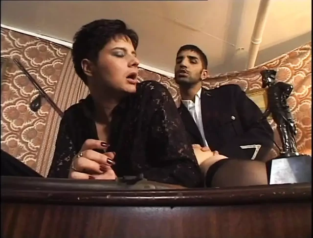 vintage seksi beceriyor - bölüm 3