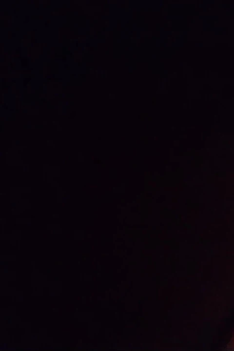Yarağını emiyor ve götümde başka bir tane istiyorum
