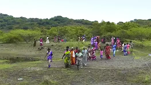 Tamil yenge öper okul çocuğu üzerinde the dudaklar