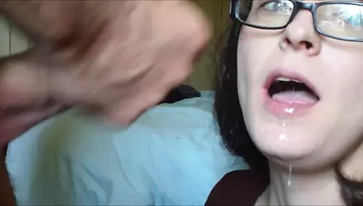 Milf ile gözlük emmek çük ve almak yüz