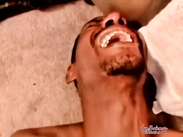 Demetrius iyi sikiliyor!