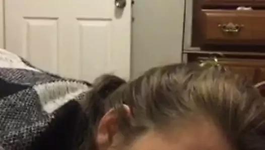 Beyaz kız büyük zenci emiyor