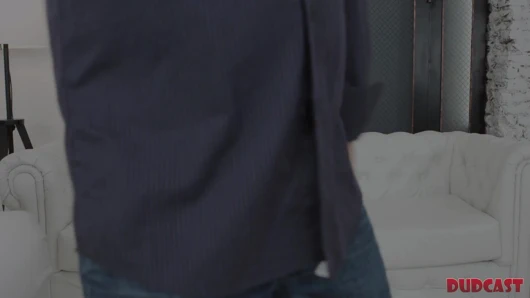 Güzel kız sözde ajan ile harika seks kandırdı