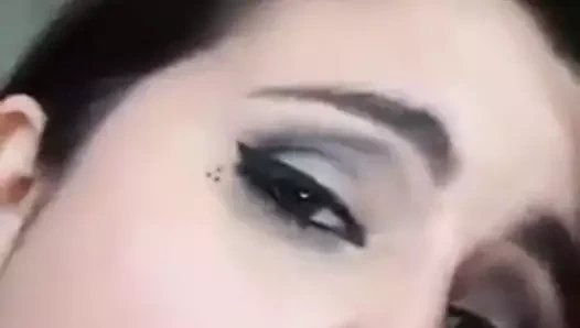 Çifte döl yalıyor