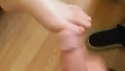 cumming üzerinde kızlar ayak