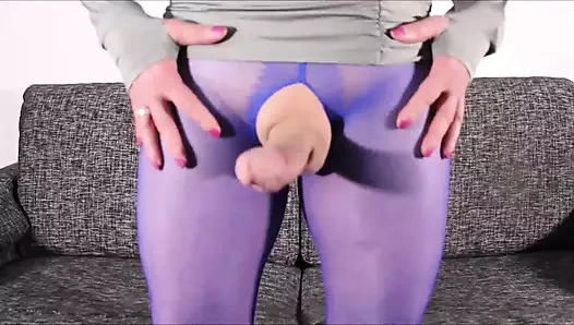 Bir çift külotlu çoraplı kasıksız geldim