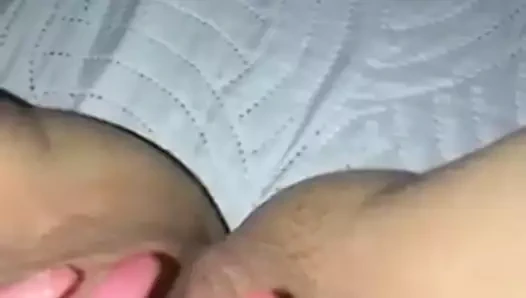 Ma petite pute blonde qui se touche