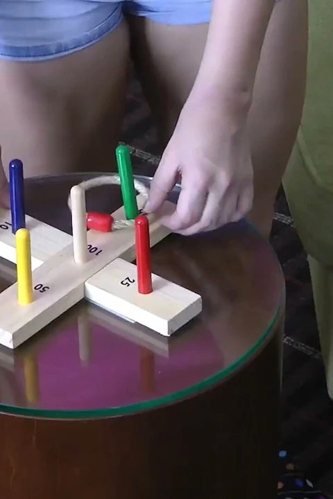 İki azgın lezbiyen arasında striptiz 5 noktalı quoits oyunu
