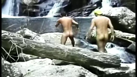 Dövmeli horoz emme adam seviyor için paylaşmak bir güzel göt sikme