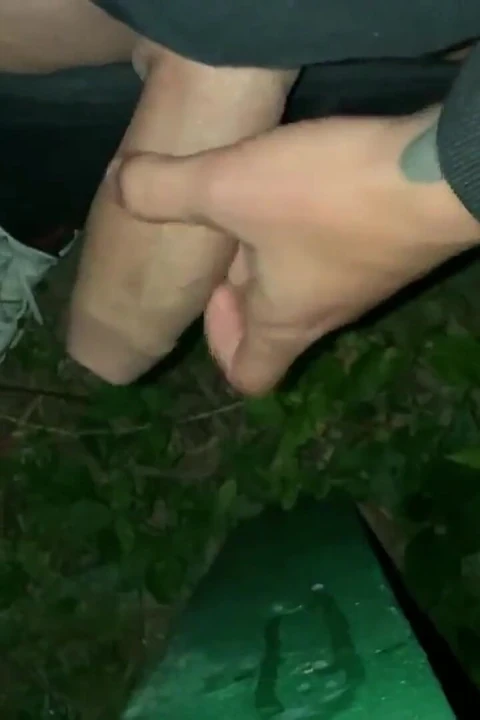 Hafif direğe boşal ve kendi döllerinin tadına bak