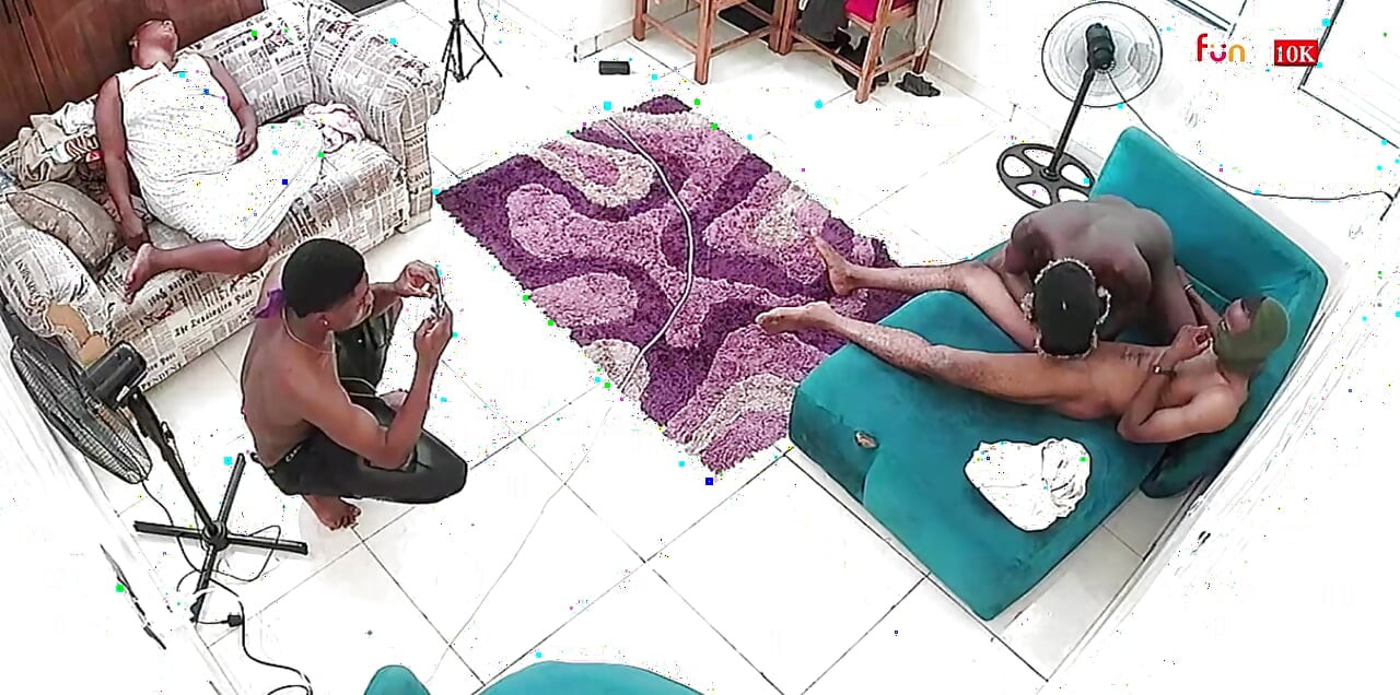İki biseksüel en iyi arkadaş orta yaşlı seksi kadın amcığını tahrik etti