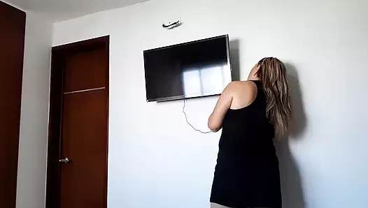 Üvey annem beni göğüsleriyle otuzbir çekmeyi seviyor.