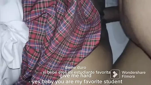 Etekli ve çoraplı amatör itaatkar kız öğrenci sikiliyor