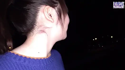 Gülümseyen bir güzelle sırılsıklam utançla azdırıyor vahşi ıslak patlamada kendini sırılsıklam yapıyor bölüm 4