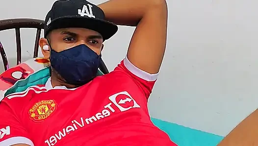 Büyük yarak mastürbasyon yapıyor