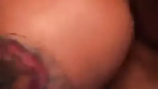 Tattoos kız gets becerdin sert tarafından siyah adam