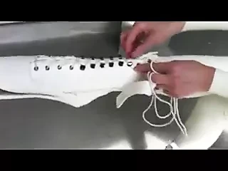 Bale topuklu ayakkabılar ve lateks tatlı kız!