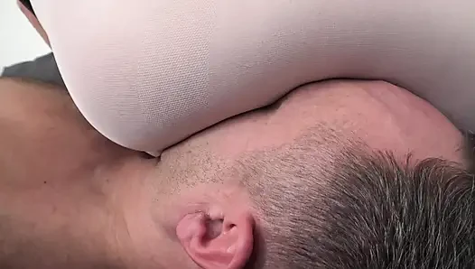 Beyaz külotlu çoraplı yüze oturma!