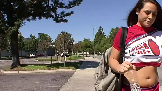 Öğretmen azgın amigo kızla ateşli bir sikişiyor