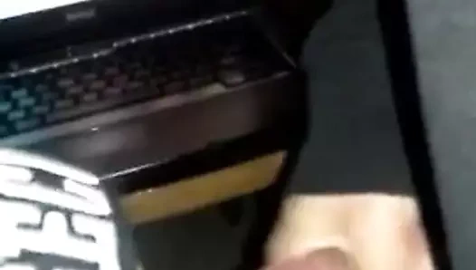 Küçük kaltağa istediğini vermek - boşalmak