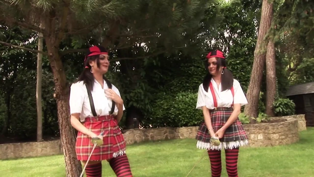 Lookalikes Kit ve Kat ve Stacy Saran bu vahşi açık havada grup sekste kalplerin kraliçesiyle oynuyor