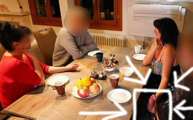 Omg! Herkesin içinde restoranda yarağını çıkardım!