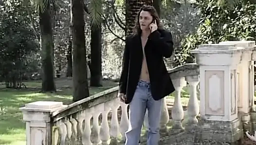 2 Fahişe Güzel Sert Bir Yarrağı Paylaşıyor