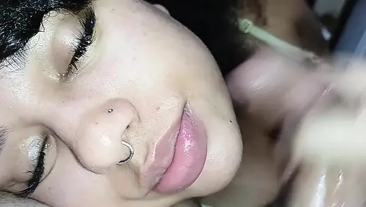 Döle susamış sürtüğün ağzına ateşli boşalma