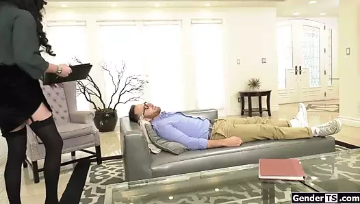 transeksüel küçültmek ariel ağırbaşlı facefucks ve barebacks müşteri