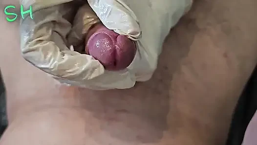 Sarışın Genç Orospu Lateks Eldivenlerle Penisimi Mastürbasyon Yapıyor!