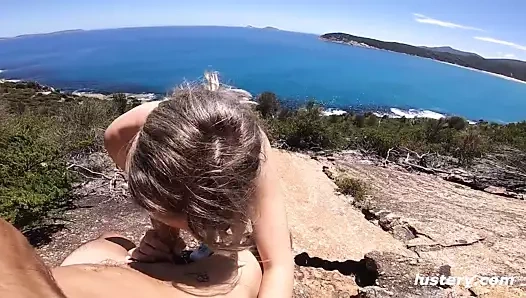 Muhteşem bir koy tarafından maceracı İtalyan çift sikme