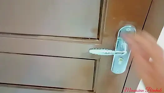 Yakalandın, tatmin olman için yardım etmeme izin ver, dölleme hikayesi