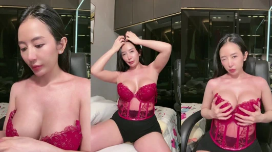 En güzel asyalı kız, kedi ıslak