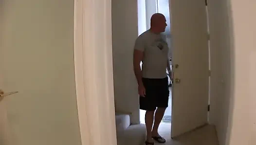 Büyük ve olgun bir yarağı seviyor....