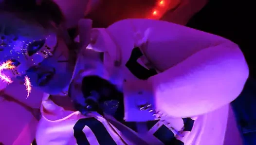 pisi toxx maxima kirli pençelerini temizler